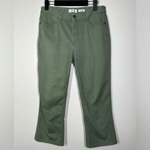 Northern Reflections Green Weekend Cropped Pants‎ Size 8
